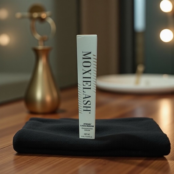 Moxie Lash Lash & Brow Serum ✨ Conditioning & Volume Boost - Picture 1 of 3